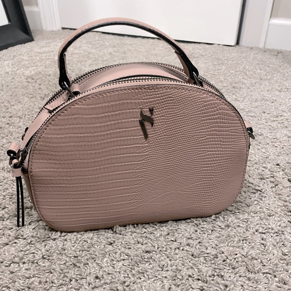 Simply Vera wang crossbody handbag